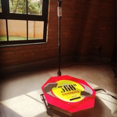 Plataforma 360 graus da Look Foto Cabine