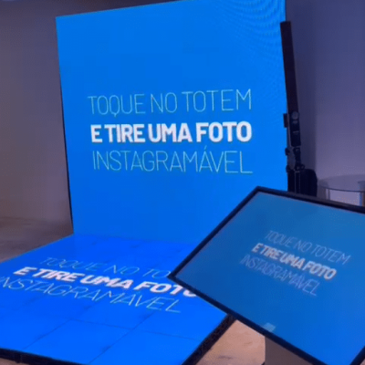 Totem Instagramável da Look Foto Cabine